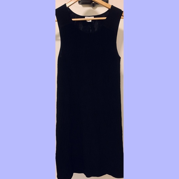 Black dress - Picture 3 of 5